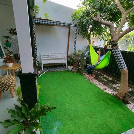 Shifana Homestay Syariah 日惹 外观 照片