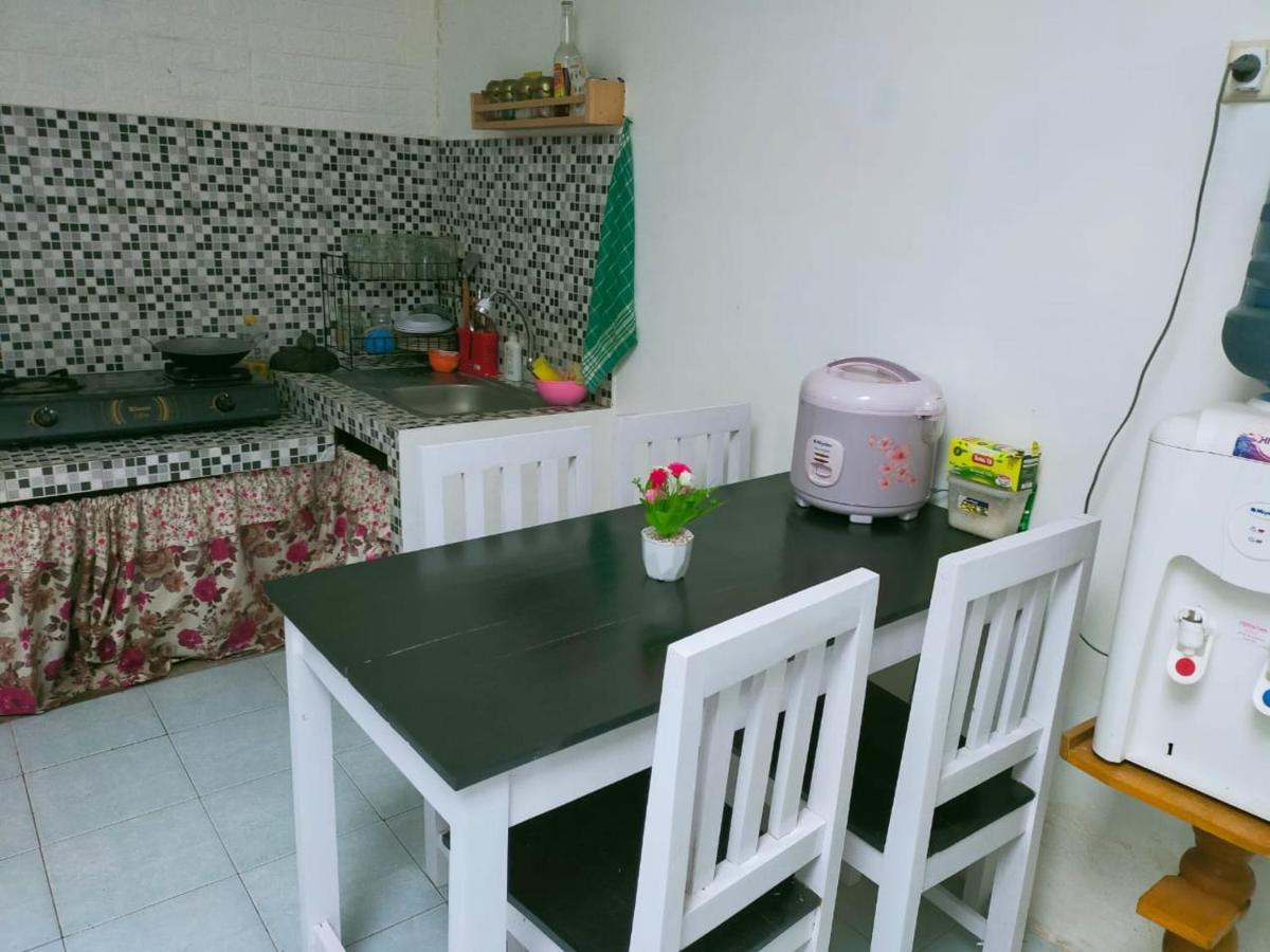Shifana Homestay Syariah 日惹 外观 照片